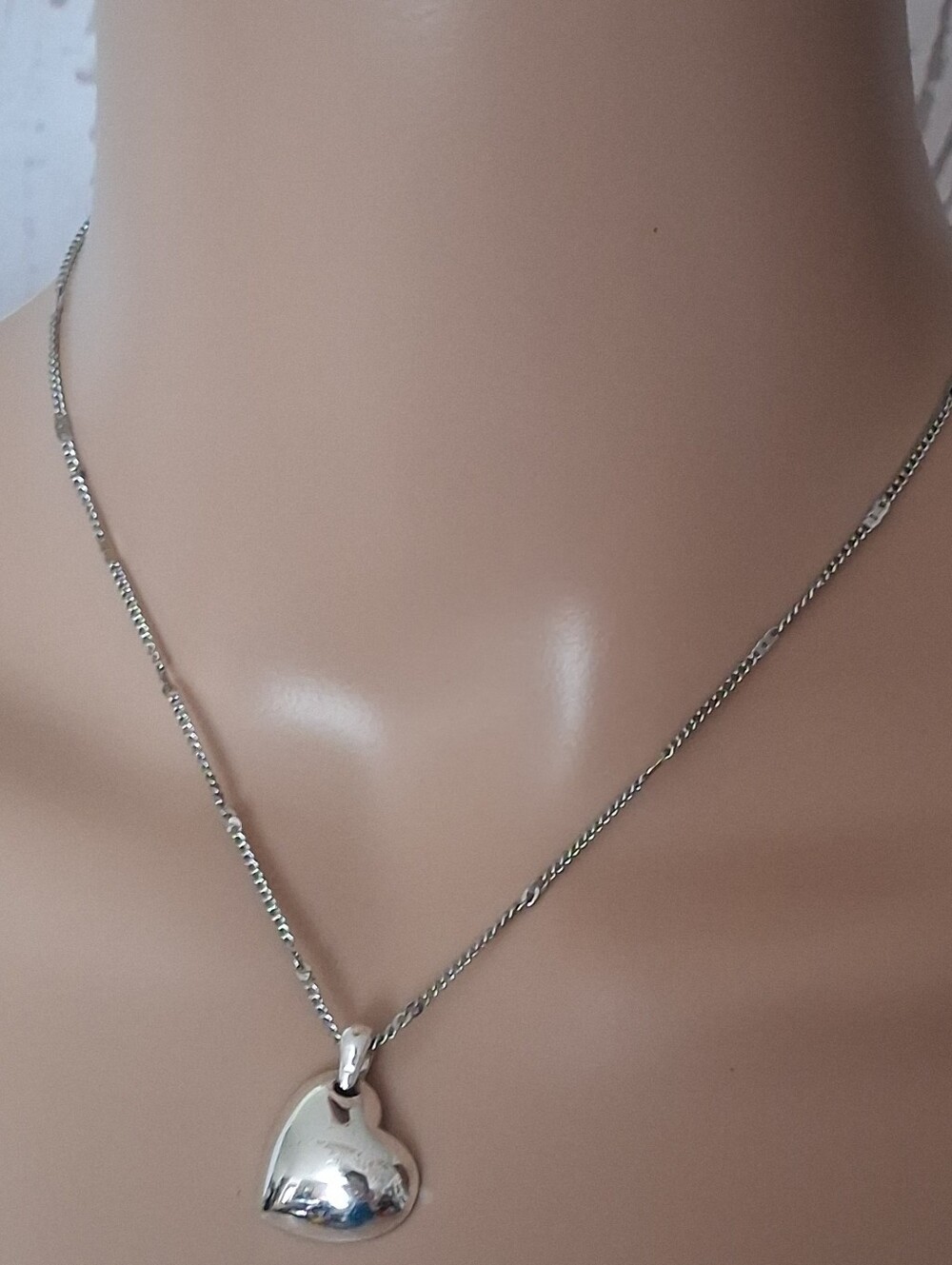 Elegant Silvertone Heart Pendant Necklace - Women Jewelry